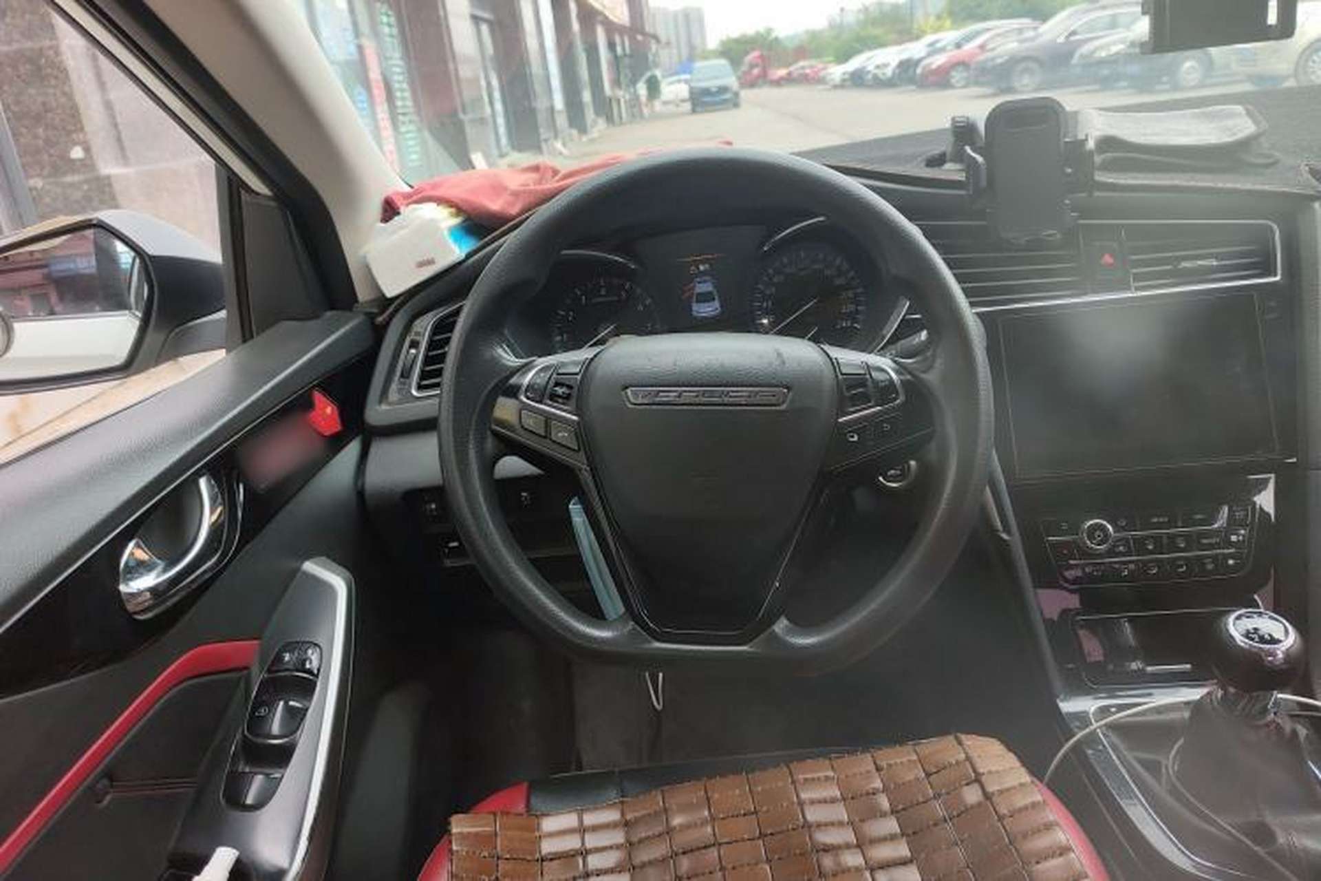 Used Venucia D60 2019 100 000 Glory 1.6L XL Manual Chenku Edition China VI Steering Wheel