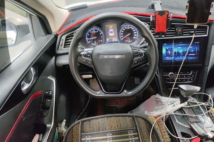 Used Venucia D60 2019 100 000 Honor 1.6L XL CVT Chenku Edition China VI Standard Steering Wheel