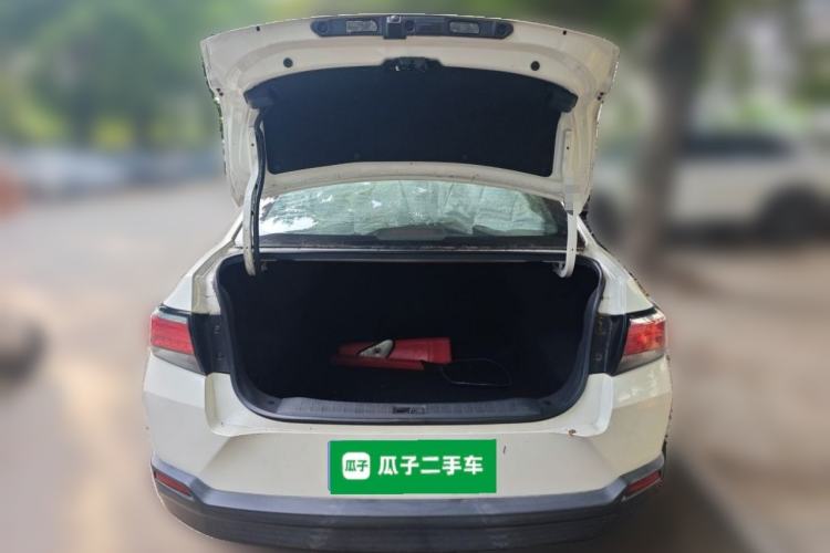 Used Venucia D60 2019 100 000 Honor 1.6L XL CVT Chenku Edition China VI Standard Trunk