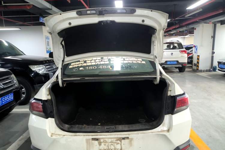 Used Venucia D60 2019 100 000 Glory 1.6L XL Manual Chenku Edition China VI Trunk
