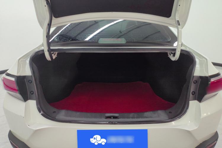 Used Venucia D60 2019 100 000 Honor 1.6L XL CVT Chenku Edition China VI Standard Trunk