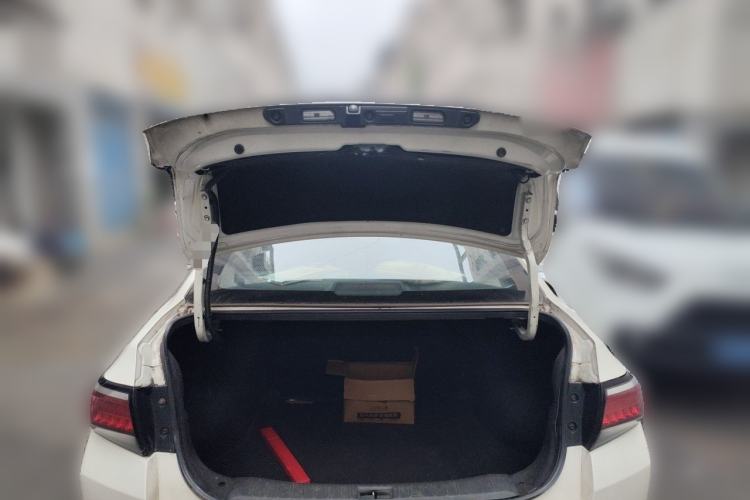 Used Venucia D60 2019 100 000 Honor 1.6L XL CVT Chenku Edition China VI Standard Trunk