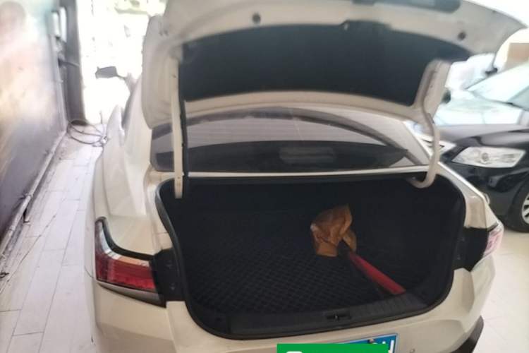 Used Venucia D60 2019 1.6L XL Manual SmartConnect Elite Edition Trunk