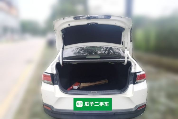 Used Venucia D60 2019 100 000 Honor 1.6L XL CVT Chenku Edition China VI Standard Trunk