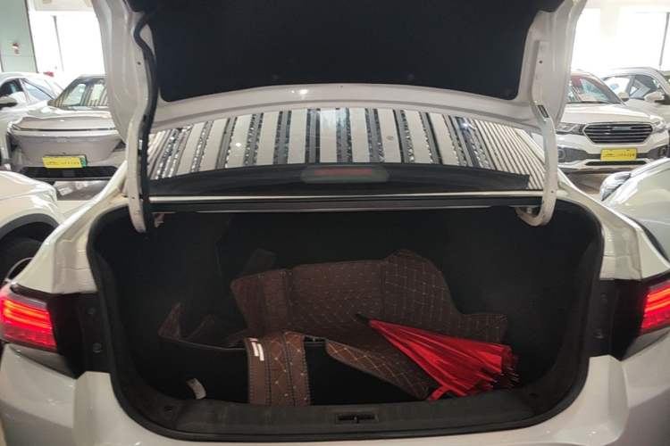Used Venucia D60 2019 100 000 Honor 1.6L XL CVT Chenku Edition China V Standard Trunk