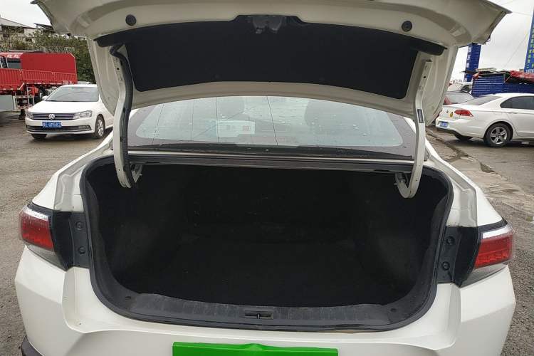 Used Venucia D60 2019 100 000 Glory 1.6L XL Manual Chenku Edition China VI Trunk