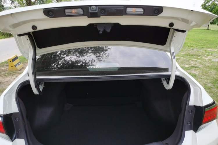 Used Venucia D60 2019 100 000 Honor 1.6L XL CVT Chenku Edition China VI Standard Trunk