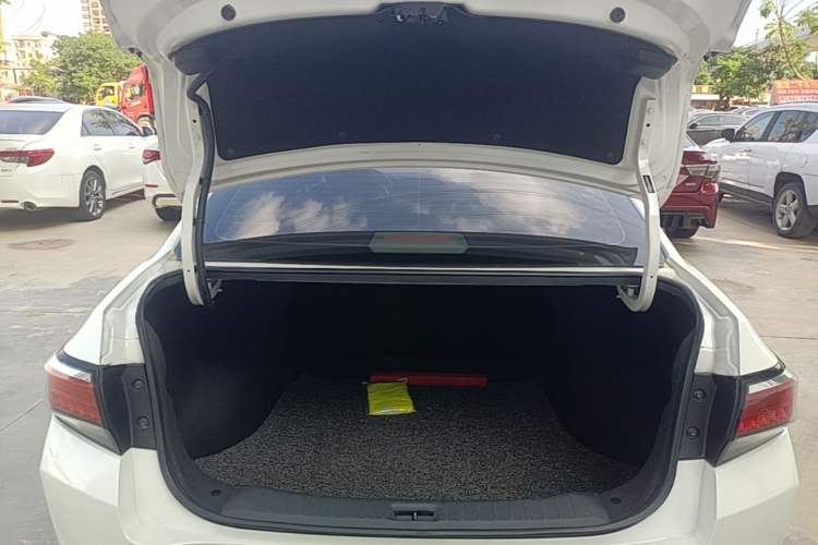 Used Venucia D60 2019 100 000 Honor 1.6L XL CVT Chenku Edition China VI Standard Trunk