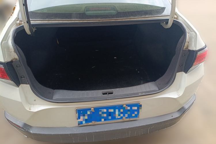 Used Venucia D60 2019 100 000 Honor 1.6L XL CVT Chenku Edition China VI Standard Trunk