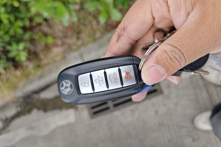 Used Venucia D60 2019 100 000 Honor 1.6L XL CVT Chenku Edition China VI Standard Vehicle Key