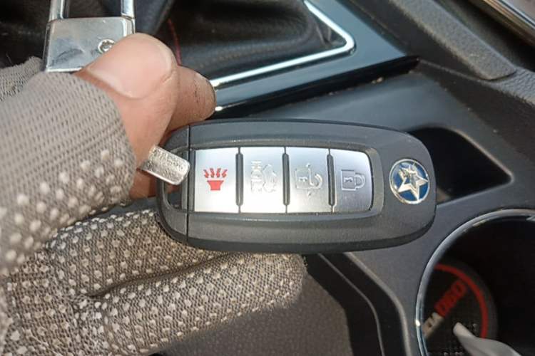 Used Venucia D60 2019 100 000 Glory 1.6L XL Manual Chenku Edition China VI Vehicle Key