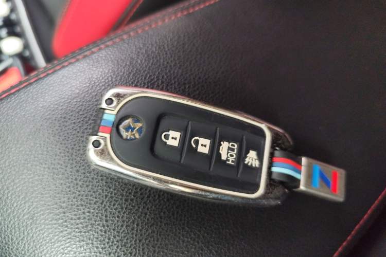 Used Venucia D60 2019 100 000 Honor 1.6L XL CVT Chenku Edition China VI Standard Vehicle Key
