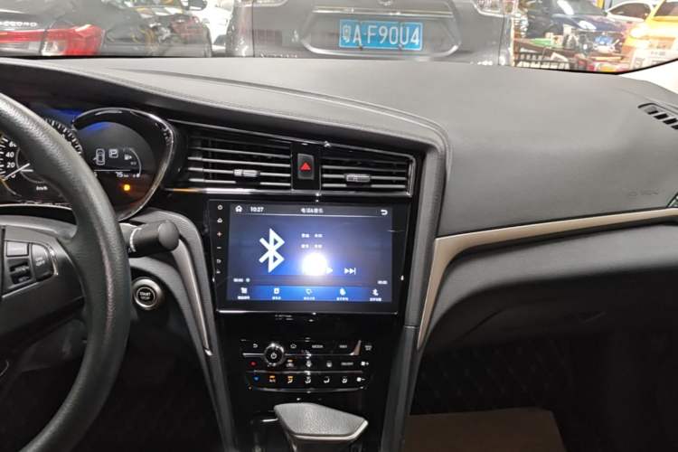 Used Venucia D60 2020 1.6L XL CVT Enjoyment Edition Audio And AC Panel