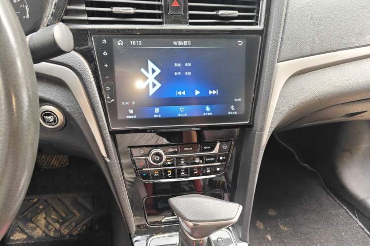 Used Venucia D60 2020 1.6L XL CVT Enjoyment Edition Audio And AC Panel