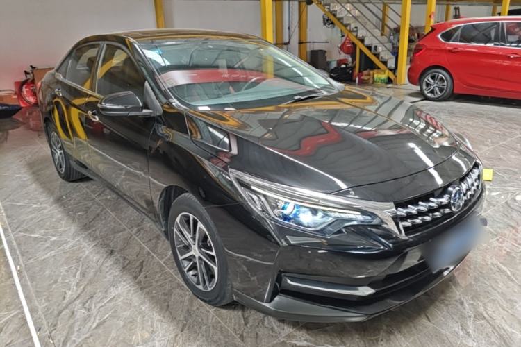 Used Venucia D60 2020 1.6L XL CVT Enjoyment Edition Front Right 45 Deg