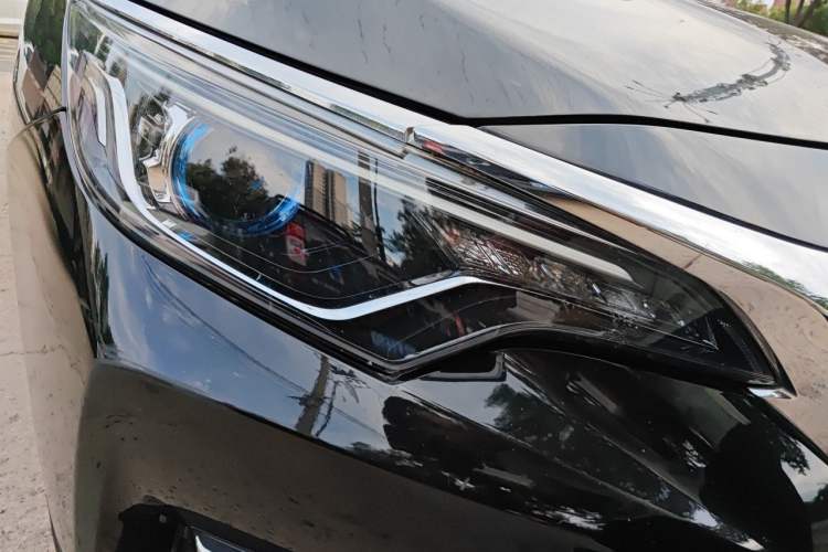 Used Venucia D60 2020 1.6L XL Manual Enjoyment Edition Right Front Headlight
