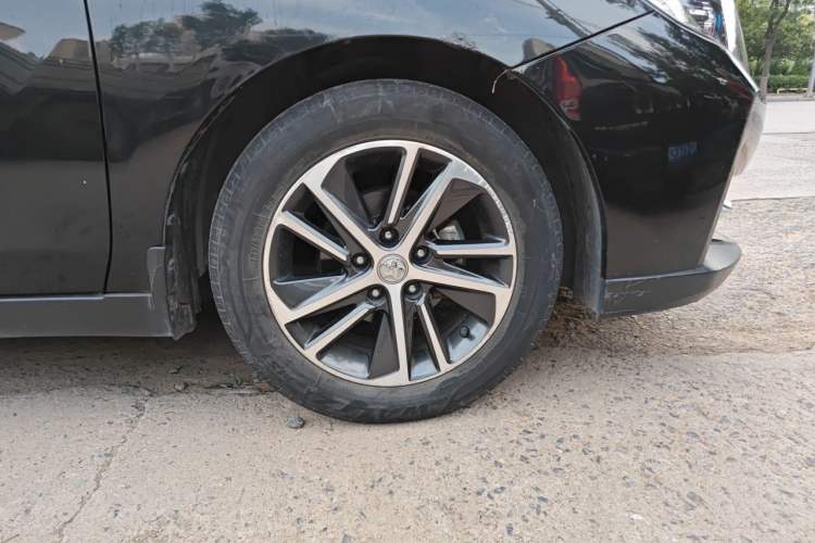 Used Venucia D60 2020 1.6L XL Manual Enjoyment Edition Right Front Wheel Hub