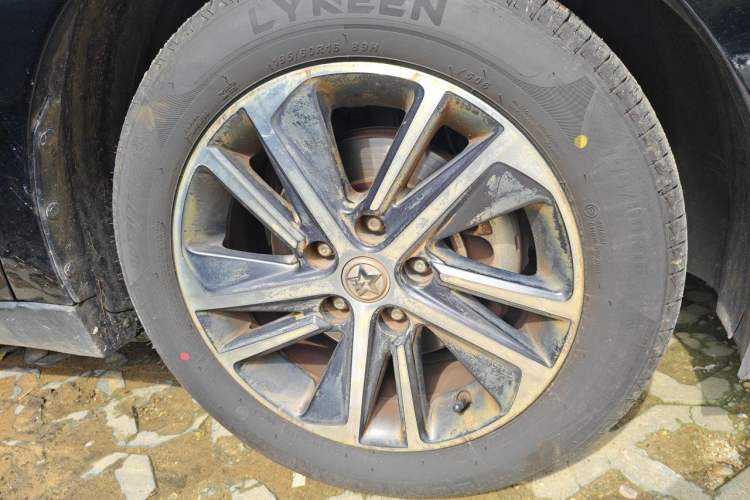 Used Venucia D60 2020 1.6L XL CVT Enjoyment Edition Right Front Wheel Hub