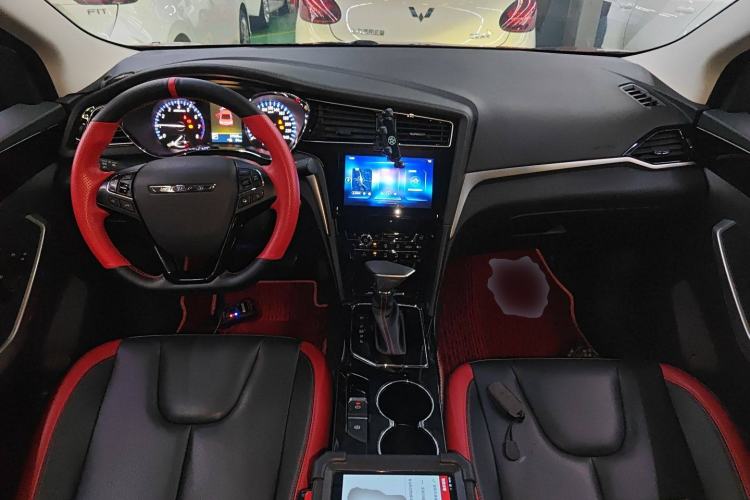 Used Venucia D60 2020 1.6L XL CVT Enjoyment Edition Center Console