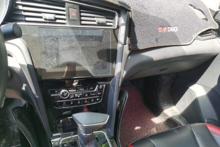 Used Venucia D60 2020 1.6L XL CVT Enjoyment Edition Audio And AC Panel