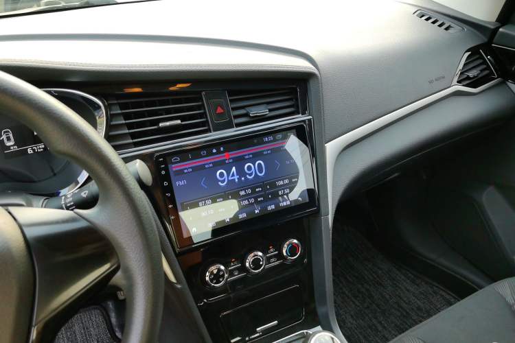 Used Venucia D60 2020 1.6L Entry Manual Comfort Edition Audio And AC Panel
