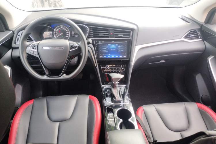 Used Venucia D60 2020 1.6L XL CVT Enjoyment Edition Center Console