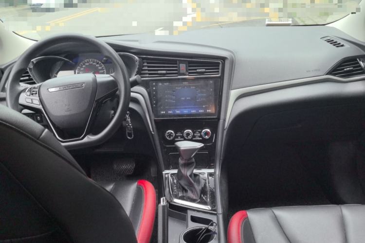 Used Venucia D60 2020 1.6L XE CVT Enjoyment Edition Center Console