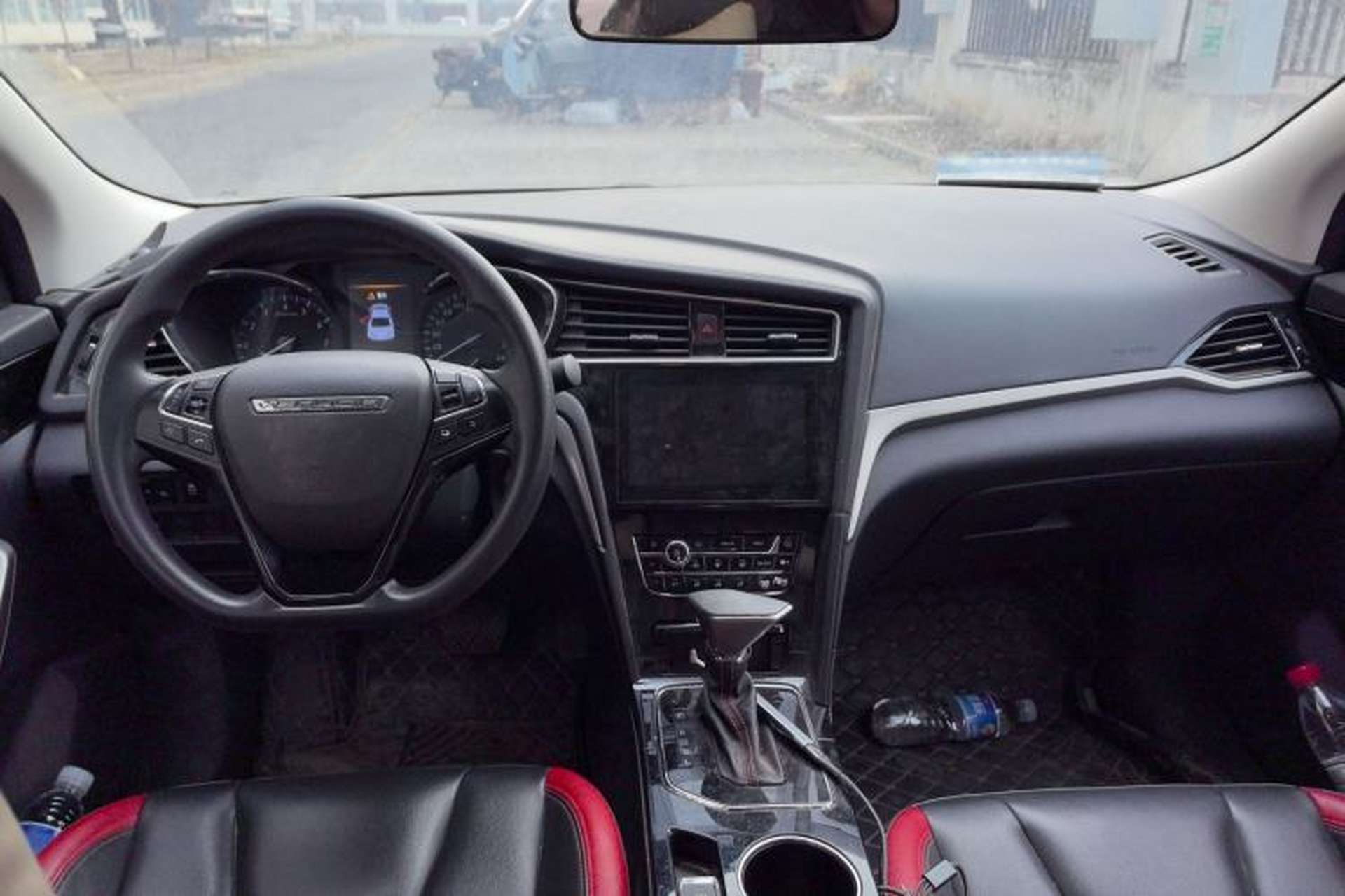 Used Venucia D60 2020 1.6L XL CVT Enjoyment Edition Center Console