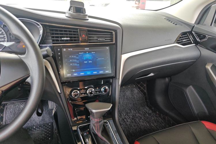 Used Venucia D60 2020 1.6L XE CVT Enjoyment Edition Center Console