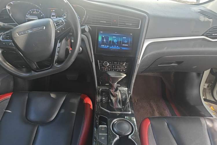 Used Venucia D60 2020 1.6L XL CVT Enjoyment Edition Center Console