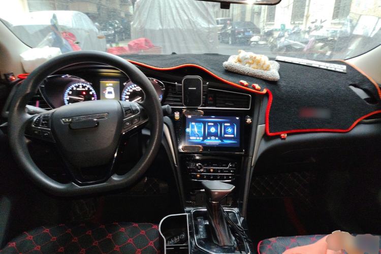 Used Venucia D60 2020 1.6L XL CVT Enjoyment Edition Center Console