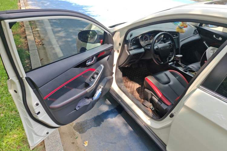 Used Venucia D60 2020 1.6L XL CVT Enjoyment Edition Driver Seat
