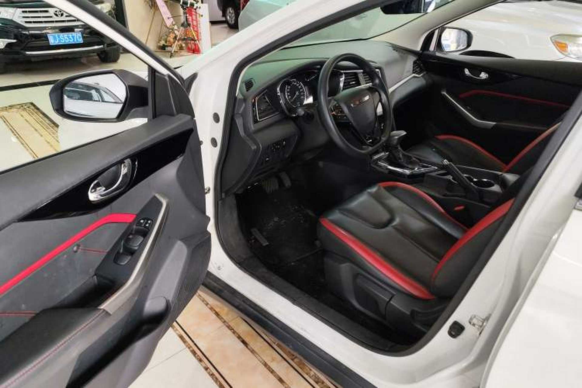 Used Venucia D60 2020 1.6L XE CVT Enjoyment Edition Driver Seat