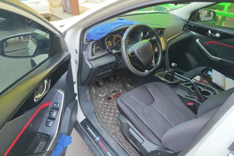 Used Venucia D60 2020 1.6L Entry Manual Comfort Edition Driver Seat