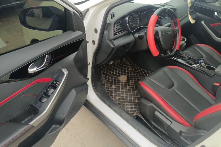Used Venucia D60 2020 1.6L XL CVT Enjoyment Edition Driver Seat