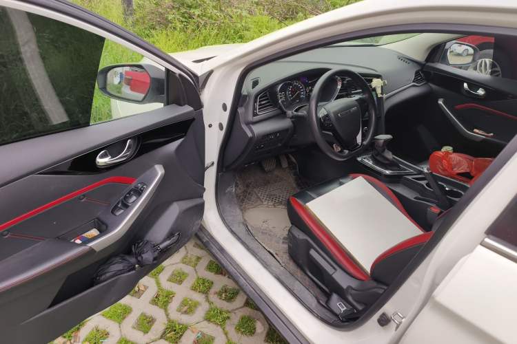 Used Venucia D60 2020 1.6L XE CVT Enjoyment Edition Driver Seat
