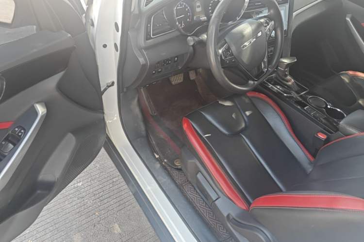 Used Venucia D60 2020 1.6L XL CVT Enjoyment Edition Driver Seat