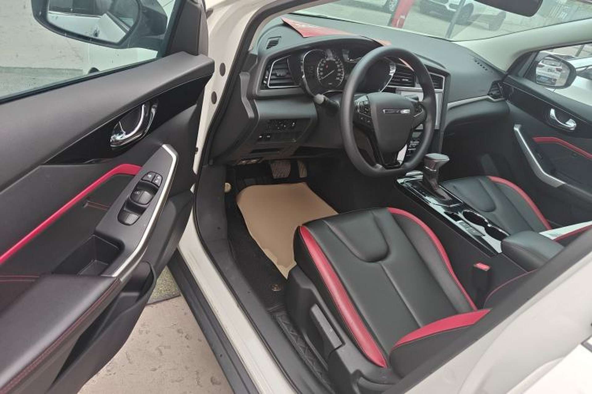 Used Venucia D60 2020 1.6L XL CVT Enjoyment Edition Driver Seat