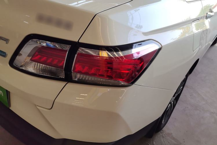 Used Venucia D60 2020 1.6L XL CVT Enjoyment Edition Exterior 1