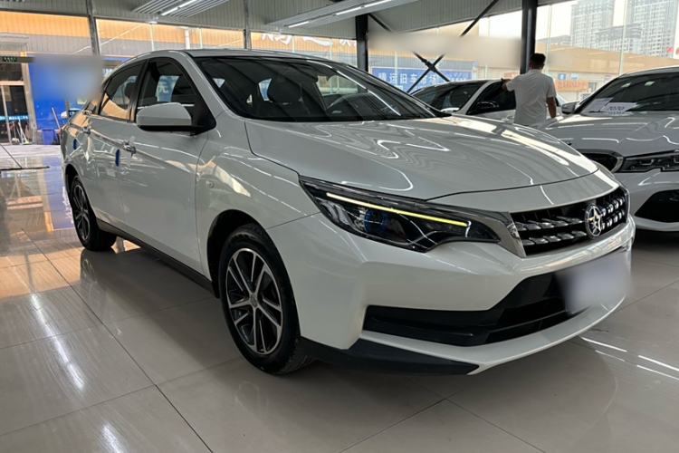 Used Venucia D60 2020 1.6L XE CVT Enjoyment Edition Exterior 2