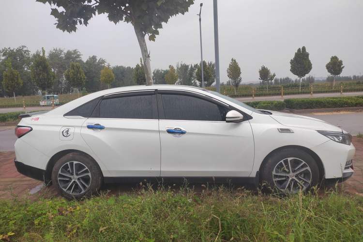 Used Venucia D60 2020 1.6L XL CVT Enjoyment Edition Exterior 2