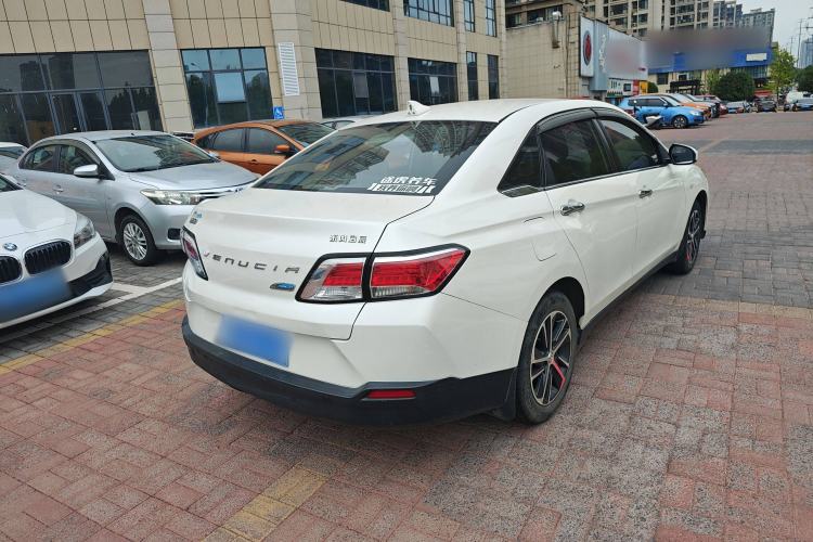 Used Venucia D60 2020 1.6L XE CVT Enjoyment Edition Exterior 3