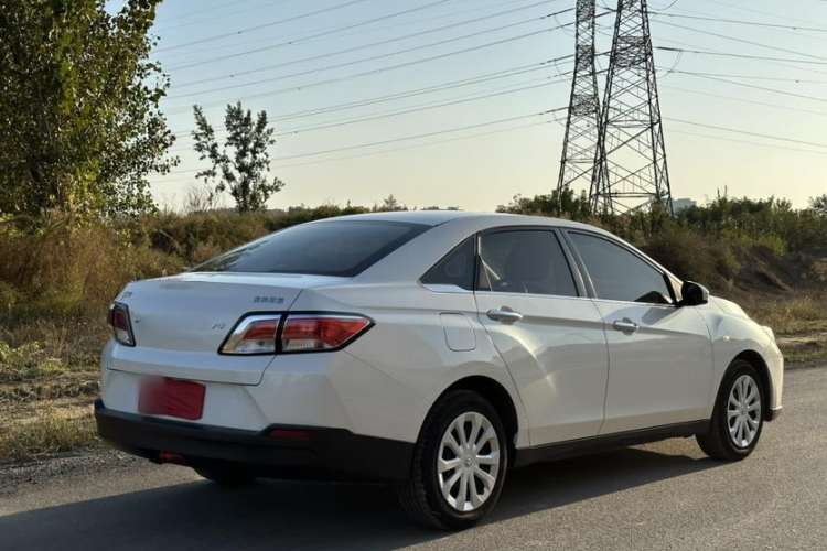 Used Venucia D60 2020 1.6L Entry Manual Comfort Edition Exterior 4