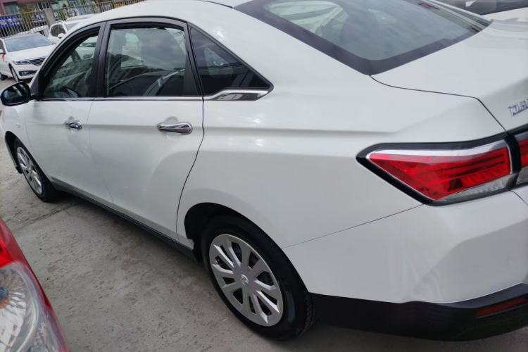 Used Venucia D60 2020 1.6L Entry Manual Comfort Edition Exterior 4