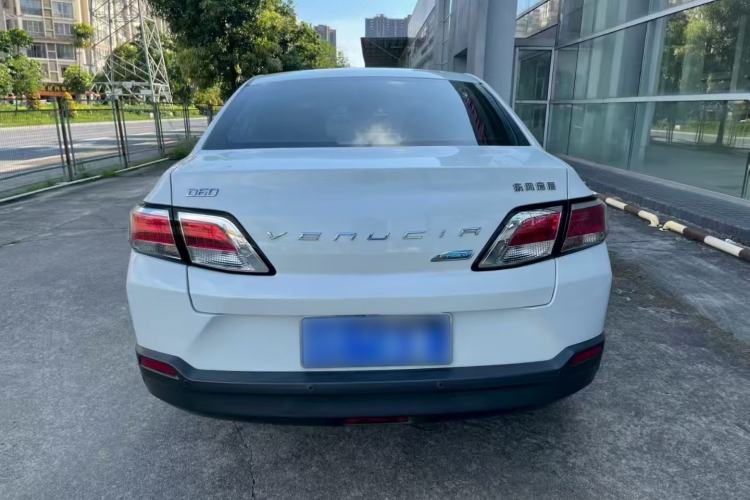 Used Venucia D60 2020 1.6L XL CVT Enjoyment Edition Exterior 4