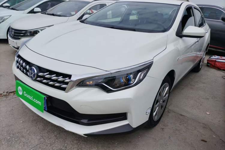Used Venucia D60 2020 1.6L Entry Manual Comfort Edition Exterior 5