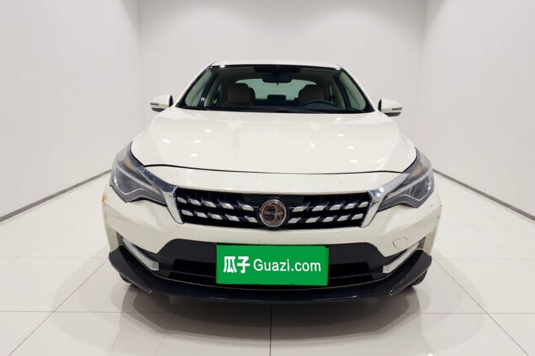 Used Venucia D60 2020 1.6L XL CVT Enjoyment Edition Front