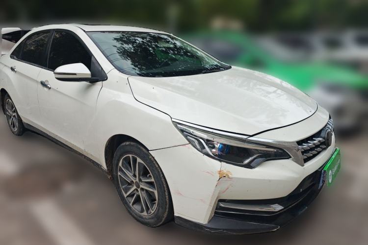 Used Venucia D60 2020 1.6L XL CVT Enjoyment Edition Front Right 45 Deg