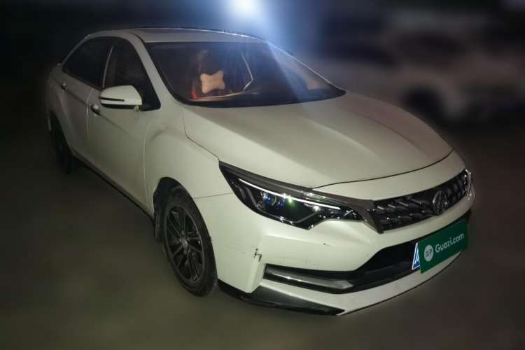 Used Venucia D60 2020 1.6L XL CVT Enjoyment Edition Front Right 45 Deg