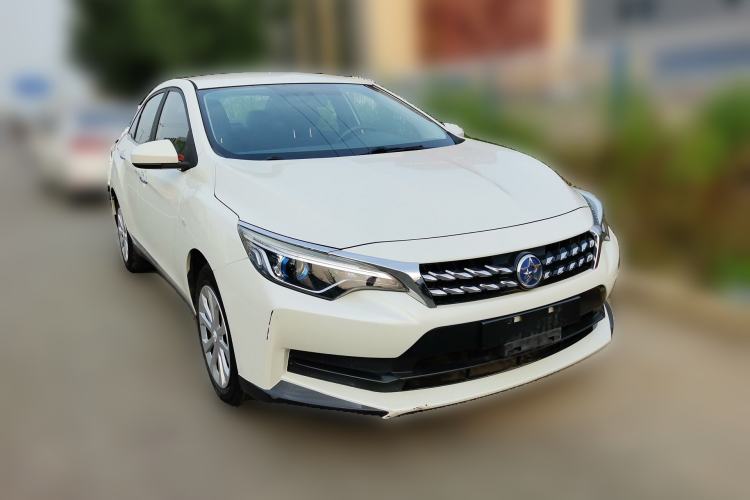 Used Venucia D60 2020 1.6L Entry Manual Comfort Edition Front Right 45 Deg